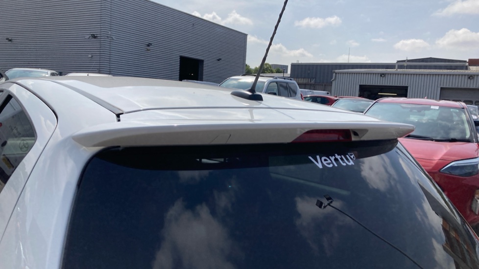 Toyota Yaris 1.5 VVT-i Design 5dr Petrol Hatchback - Image 40
