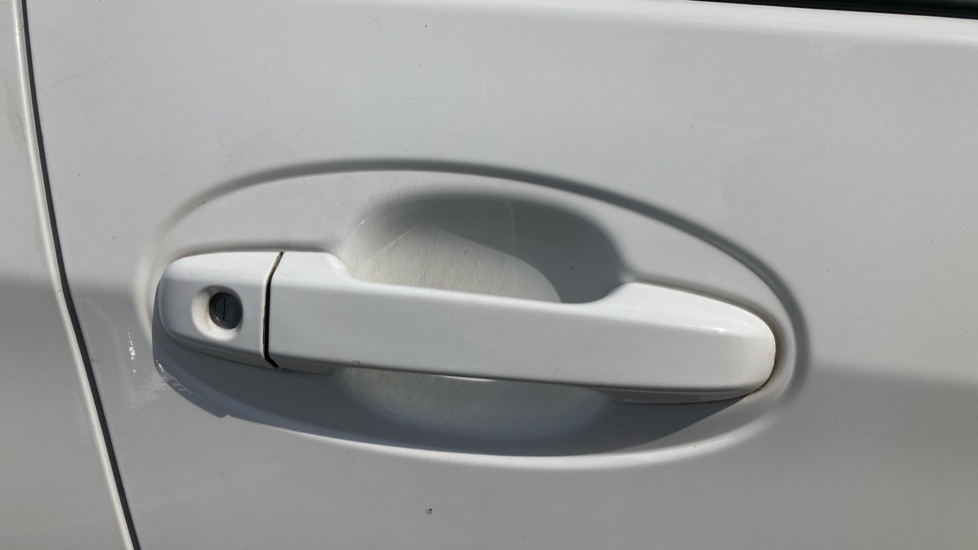 Toyota Yaris 1.5 VVT-i Design 5dr Petrol Hatchback - Image 43