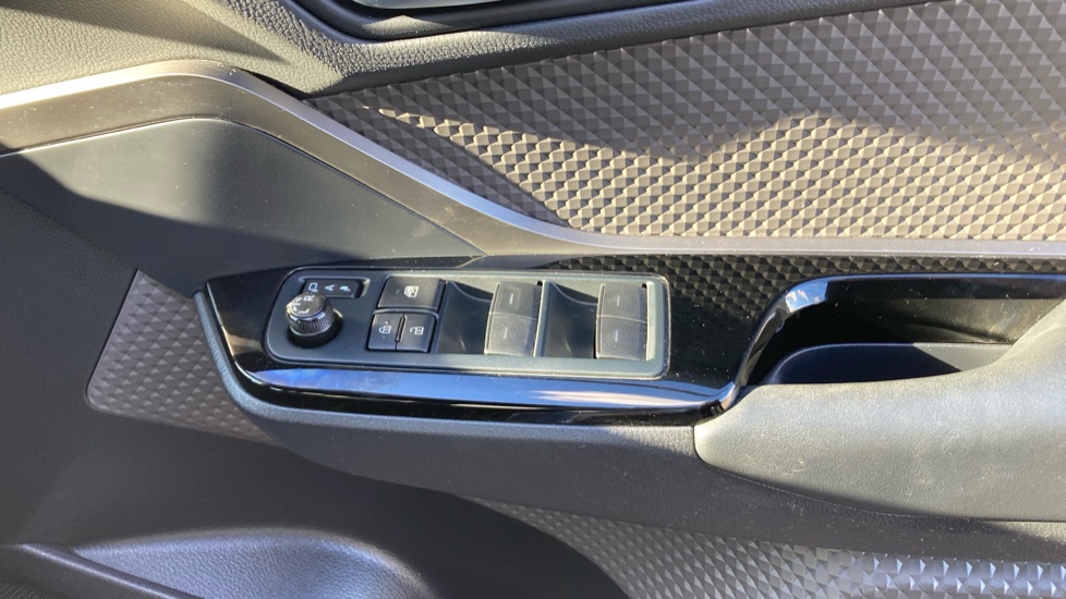 Toyota C-HR 2.0 Hybrid Excel 5dr CVT Hybrid Hatchback - Image 20