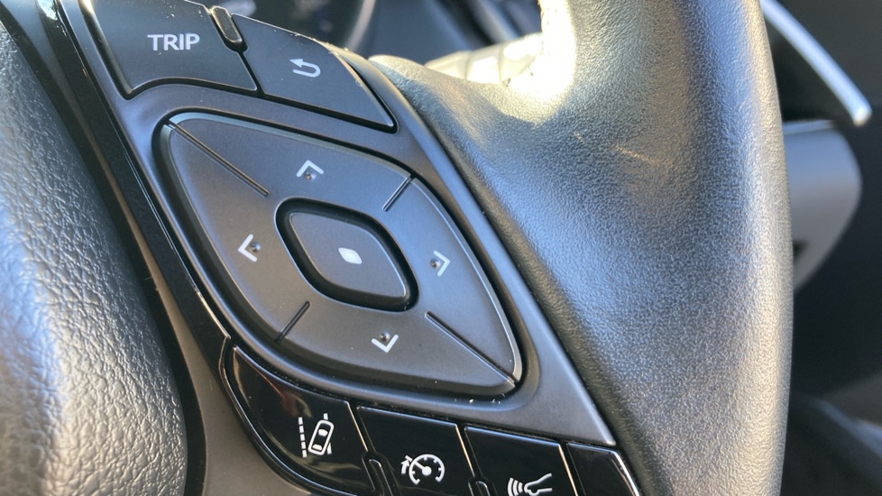 Toyota C-HR 2.0 Hybrid Excel 5dr CVT Hybrid Hatchback - Image 31