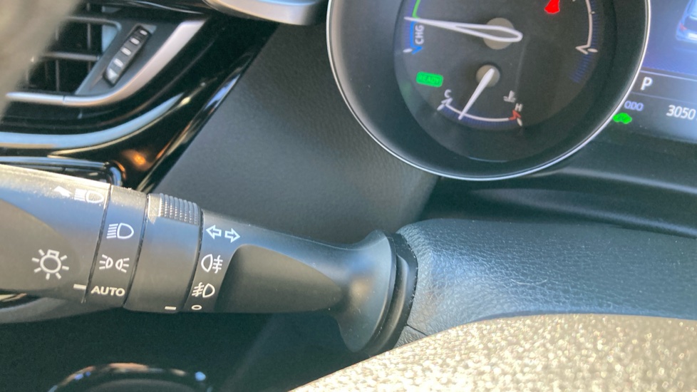 Toyota C-HR 2.0 Hybrid Excel 5dr CVT Hybrid Hatchback - Image 33