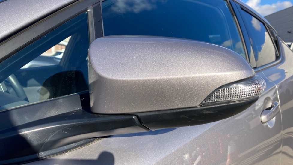 Toyota C-HR 2.0 Hybrid Excel 5dr CVT Hybrid Hatchback - Image 47