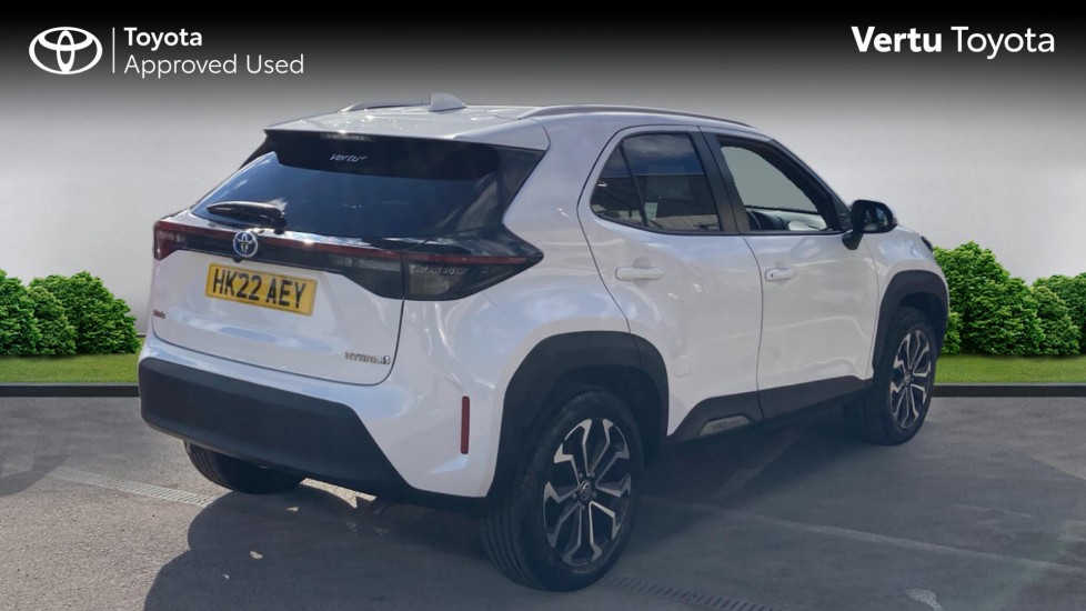 Toyota Yaris Cross 1.5 Hybrid Design 5dr CVT Hybrid Estate - Image 2