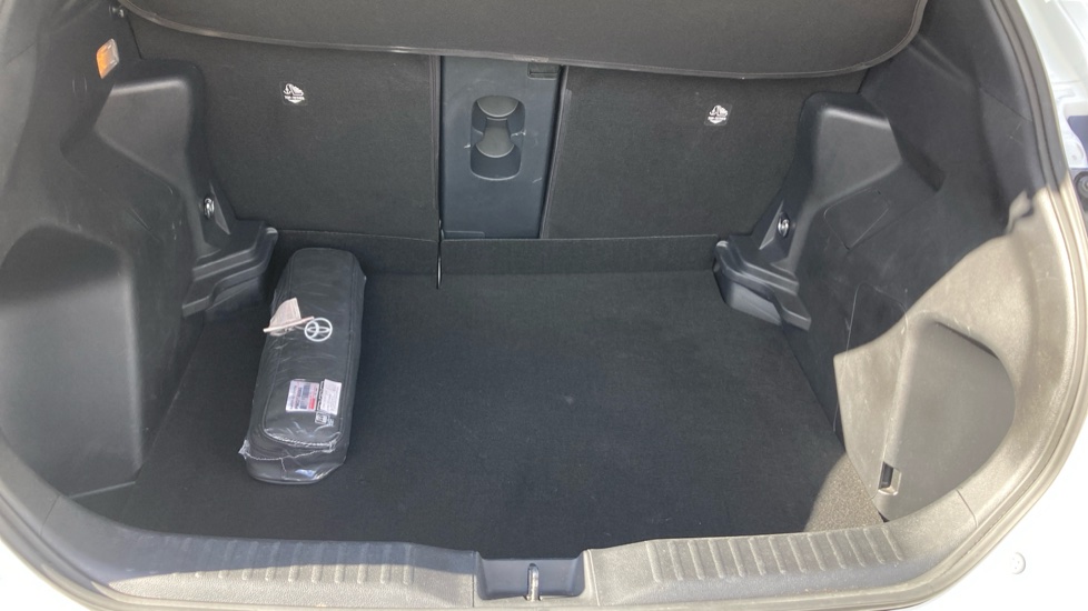 Toyota Yaris Cross 1.5 Hybrid Design 5dr CVT Hybrid Estate - Image 13