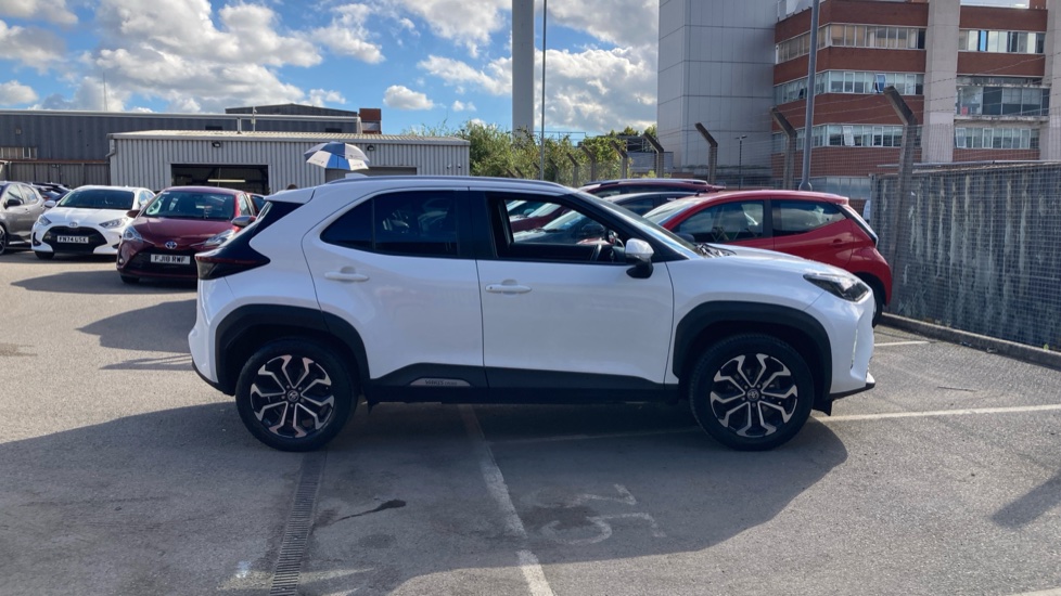 Toyota Yaris Cross 1.5 Hybrid Design 5dr CVT Hybrid Estate - Image 23