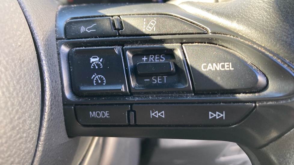 Toyota Yaris Cross 1.5 Hybrid Design 5dr CVT Hybrid Estate - Image 31
