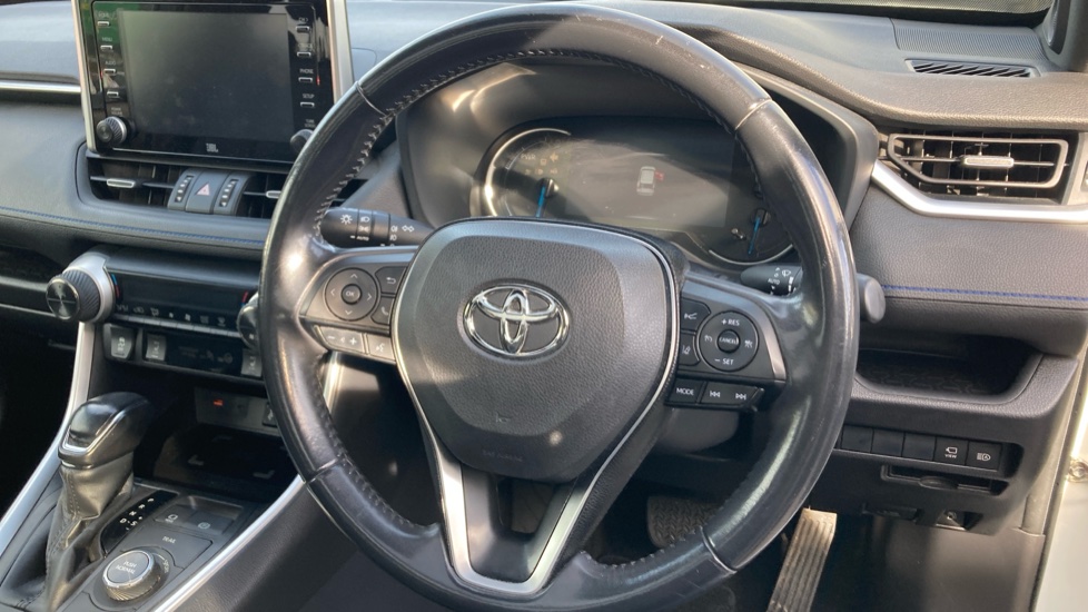 Toyota RAV4 2.5 VVT-i Hybrid Dynamic 5dr CVT Hybrid Estate - Image 10