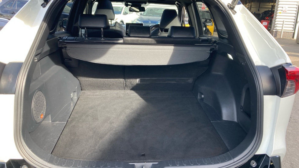 Toyota RAV4 2.5 VVT-i Hybrid Dynamic 5dr CVT Hybrid Estate - Image 13