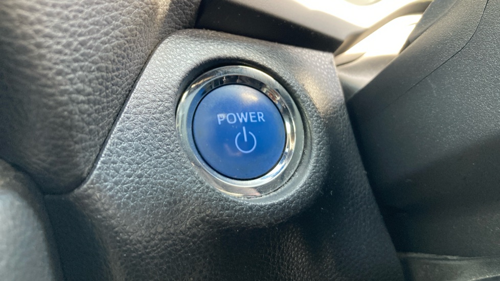 Toyota RAV4 2.5 VVT-i Hybrid Dynamic 5dr CVT Hybrid Estate - Image 16