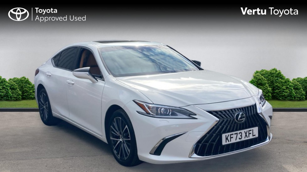Lexus ES 300h 2.5 4dr CVT Premium Edition Hybrid Saloon - Image 1