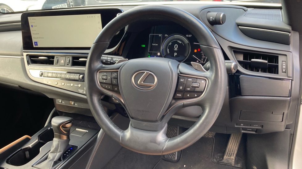 Lexus ES 300h 2.5 4dr CVT Premium Edition Hybrid Saloon - Image 7