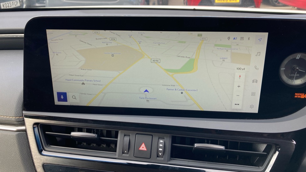 Lexus ES 300h 2.5 4dr CVT Premium Edition Hybrid Saloon - Image 9