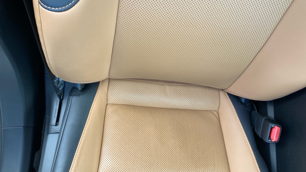 Lexus ES 300h 2.5 4dr CVT Premium Edition Hybrid Saloon - Image 14