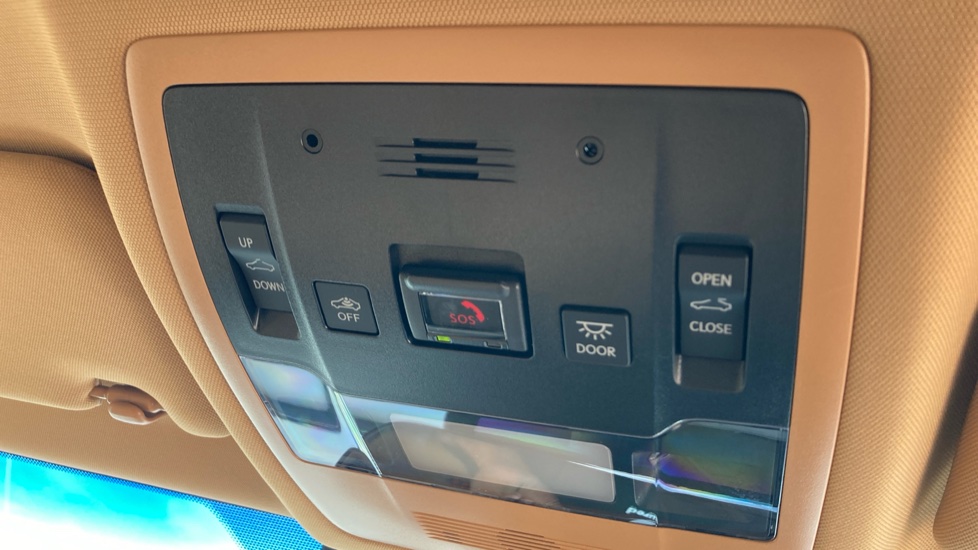 Lexus ES 300h 2.5 4dr CVT Premium Edition Hybrid Saloon - Image 29