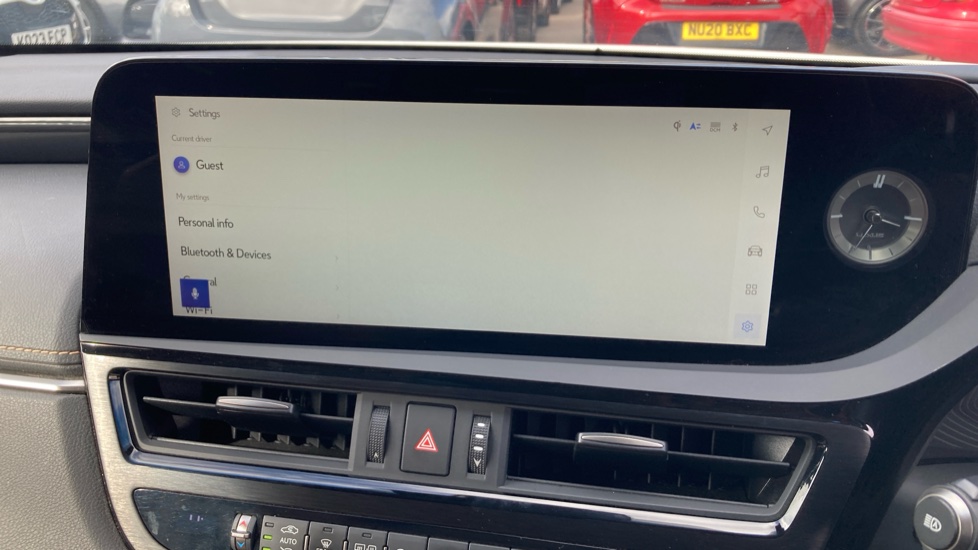Lexus ES 300h 2.5 4dr CVT Premium Edition Hybrid Saloon - Image 45