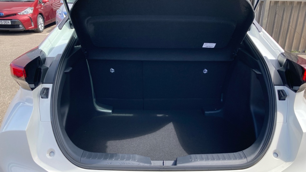 Toyota C-HR 1.8 Hybrid Icon 5dr CVT Hybrid Hatchback - Image 13