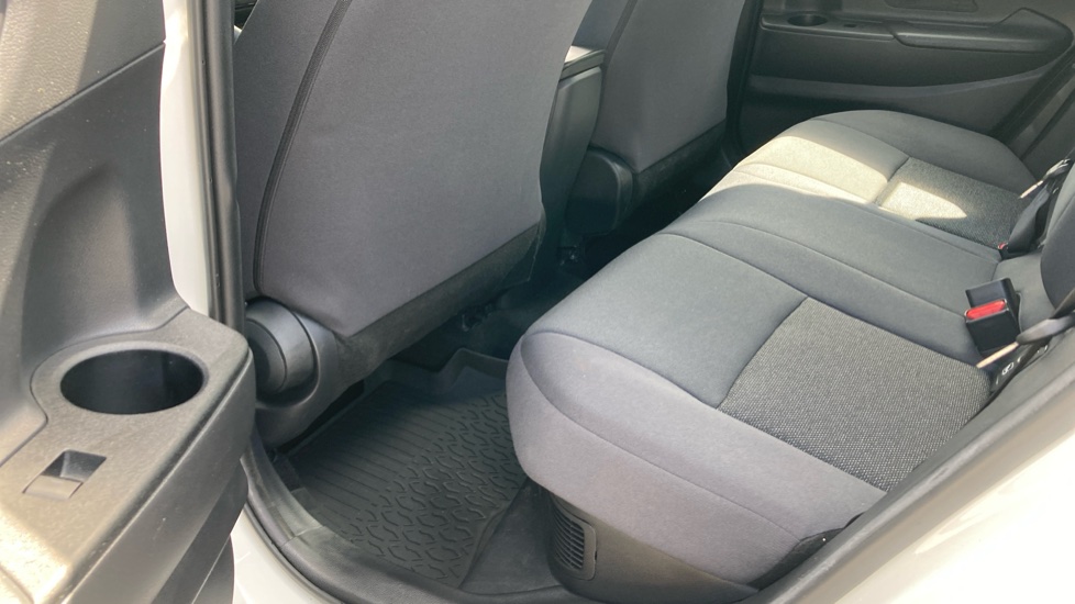 Toyota C-HR 1.8 Hybrid Icon 5dr CVT Hybrid Hatchback - Image 15