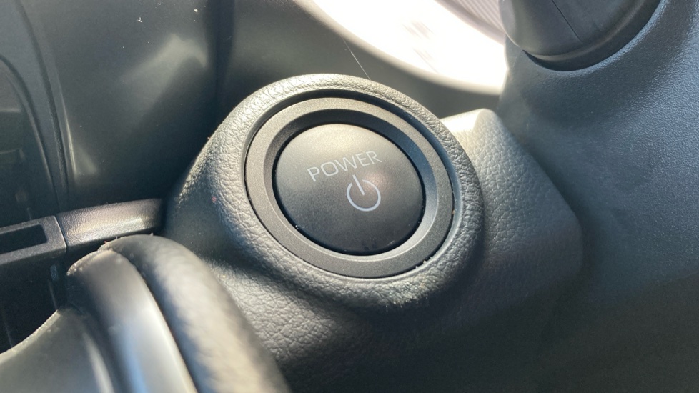 Toyota C-HR 1.8 Hybrid Icon 5dr CVT Hybrid Hatchback - Image 16