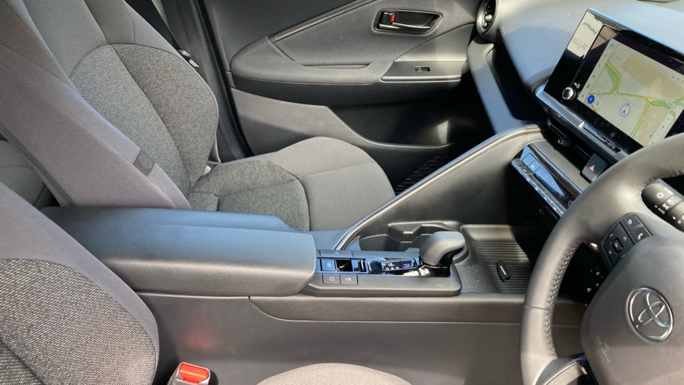 Toyota C-HR 1.8 Hybrid Icon 5dr CVT Hybrid Hatchback - Image 18