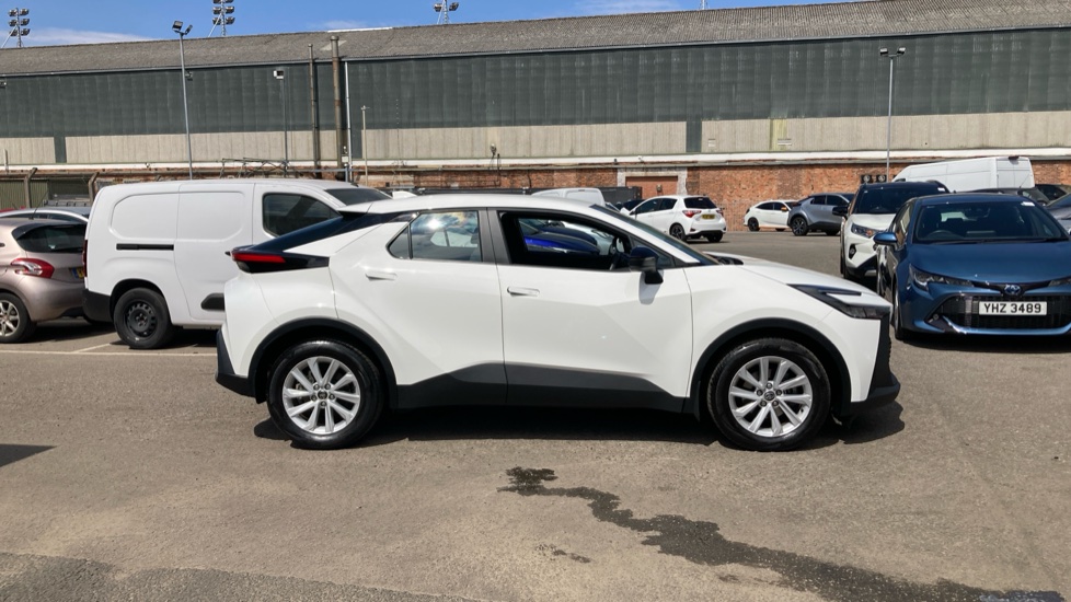 Toyota C-HR 1.8 Hybrid Icon 5dr CVT Hybrid Hatchback - Image 23