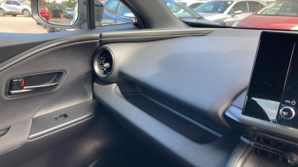 Toyota C-HR 1.8 Hybrid Icon 5dr CVT Hybrid Hatchback - Image 27