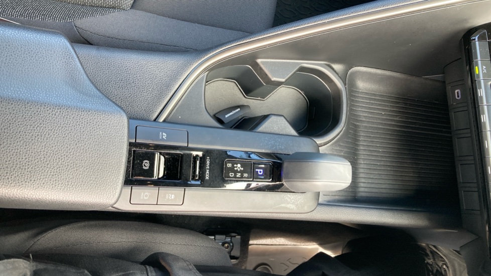 Toyota C-HR 1.8 Hybrid Icon 5dr CVT Hybrid Hatchback - Image 36