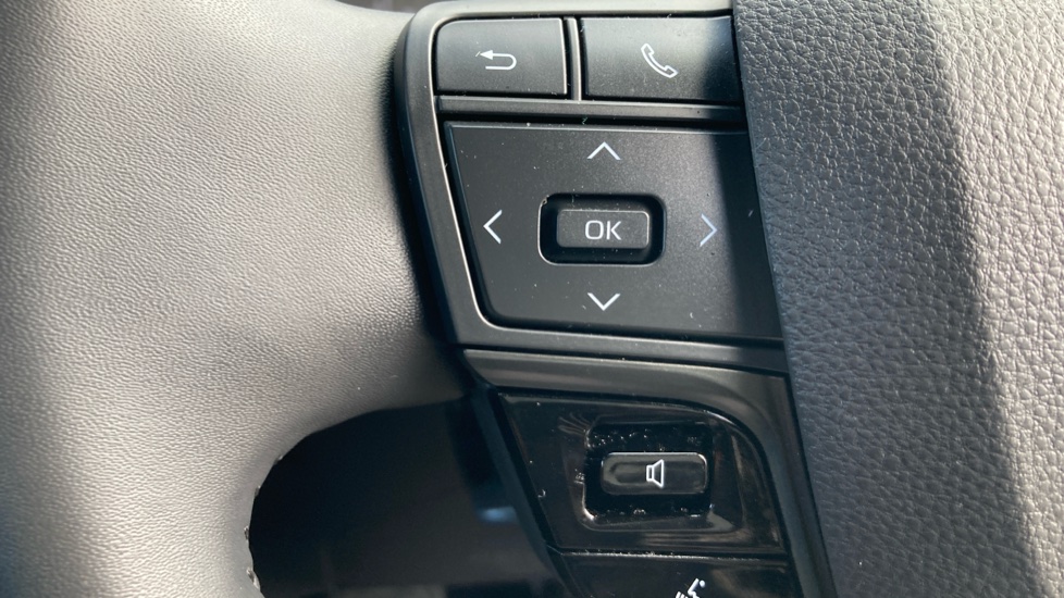 Toyota C-HR 1.8 Hybrid Icon 5dr CVT Hybrid Hatchback - Image 37