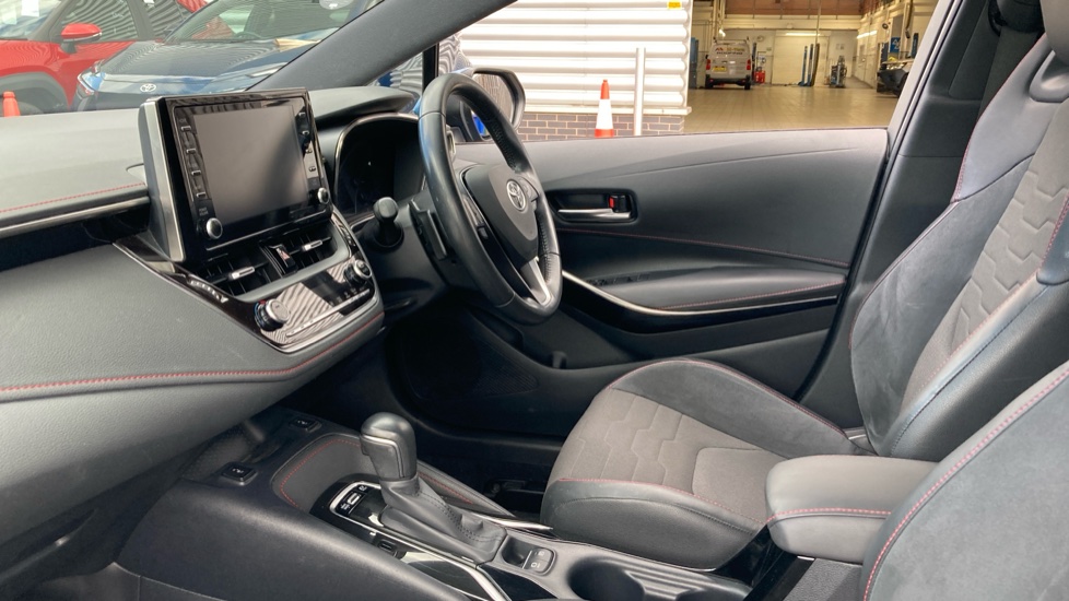 Toyota Corolla 2.0 VVT-i Hybrid Excel 5dr CVT Hybrid Hatchback - Image 5