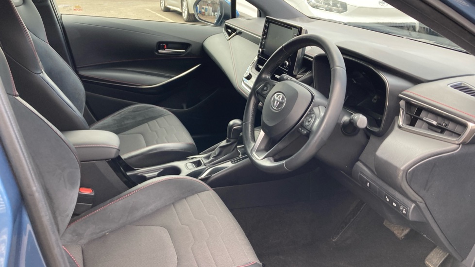 Toyota Corolla 2.0 VVT-i Hybrid Excel 5dr CVT Hybrid Hatchback - Image 12