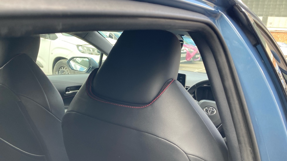 Toyota Corolla 2.0 VVT-i Hybrid Excel 5dr CVT Hybrid Hatchback - Image 19