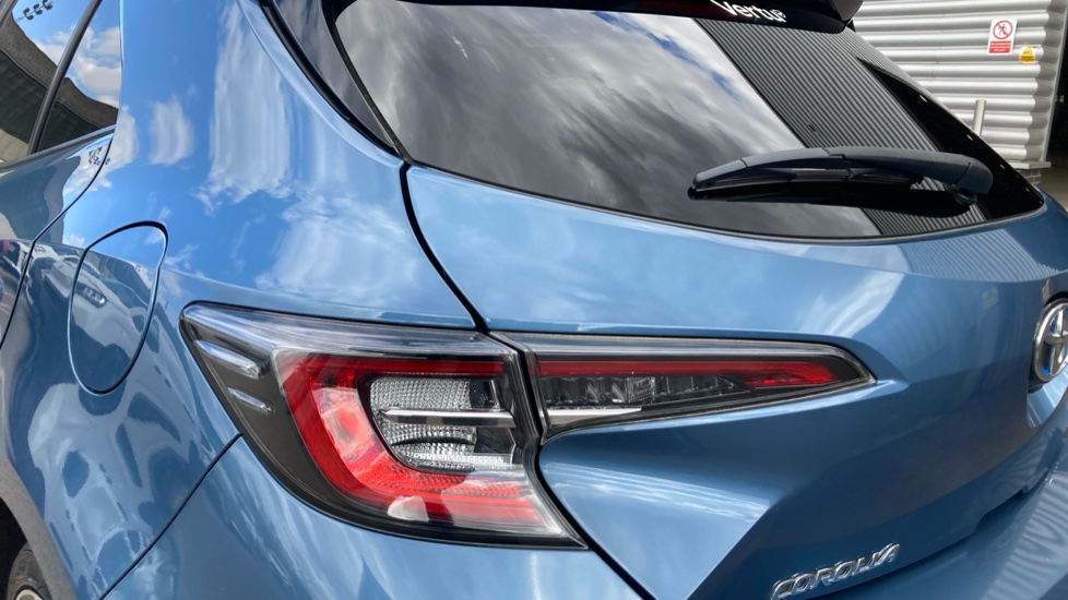 Toyota Corolla 2.0 VVT-i Hybrid Excel 5dr CVT Hybrid Hatchback - Image 21