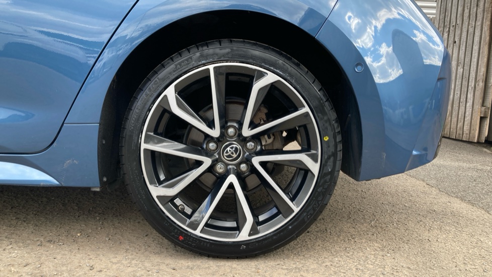 Toyota Corolla 2.0 VVT-i Hybrid Excel 5dr CVT Hybrid Hatchback - Image 25