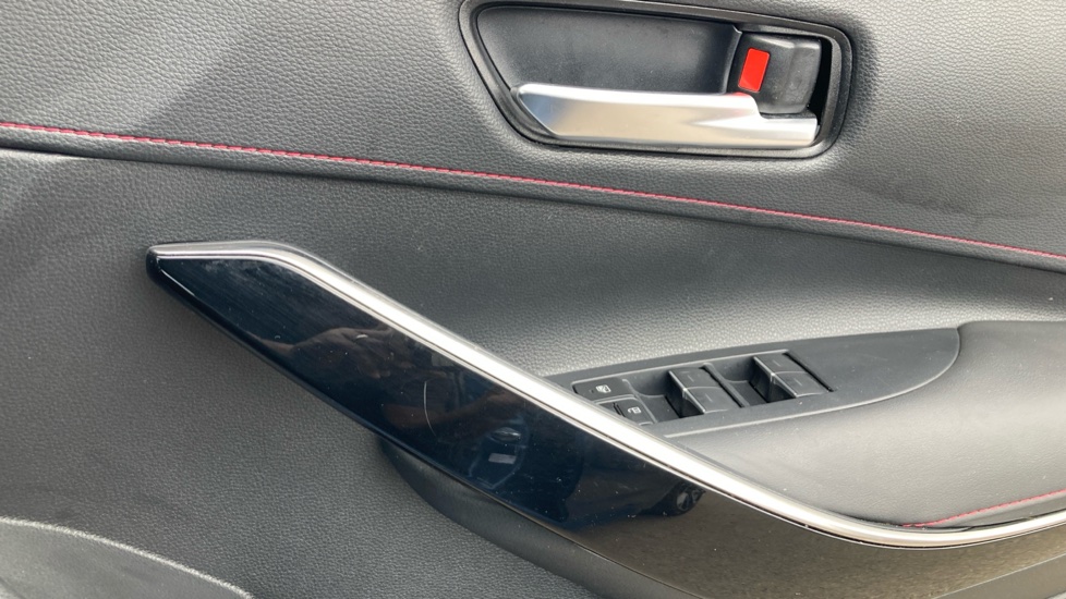 Toyota Corolla 2.0 VVT-i Hybrid Excel 5dr CVT Hybrid Hatchback - Image 30