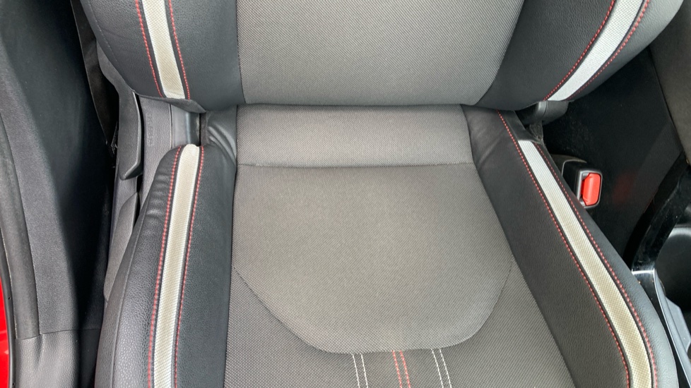 Toyota Corolla 1.8 VVT-i Hybrid GR Sport 5dr CVT Hybrid Hatchback - Image 14