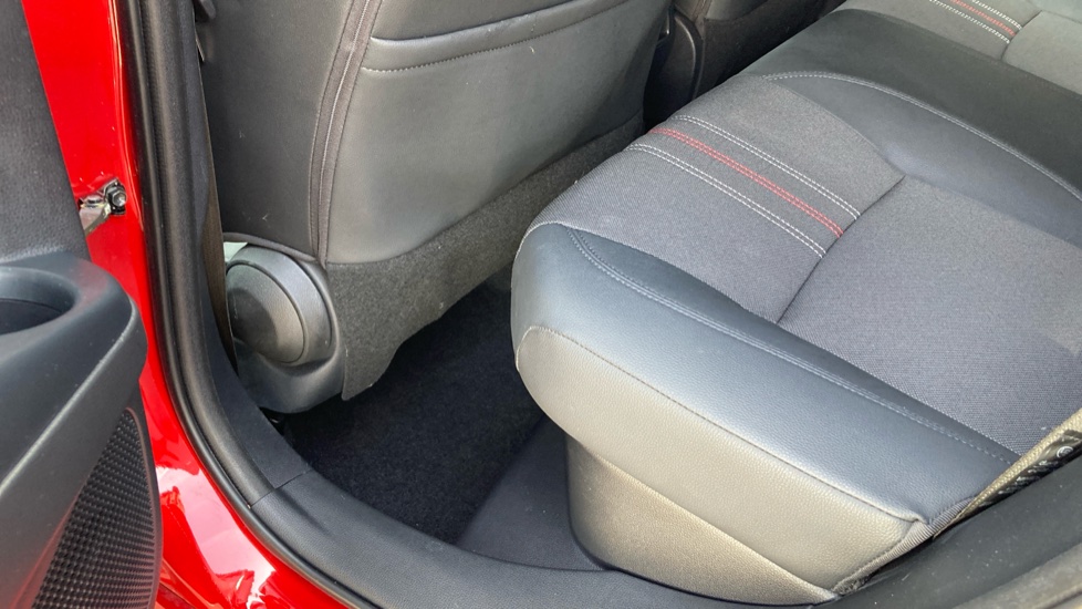 Toyota Corolla 1.8 VVT-i Hybrid GR Sport 5dr CVT Hybrid Hatchback - Image 15
