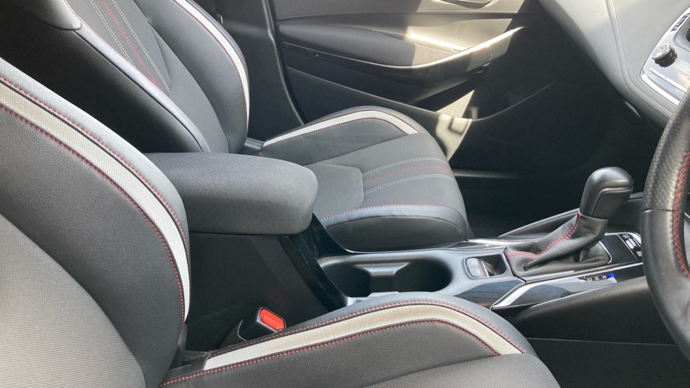 Toyota Corolla 1.8 VVT-i Hybrid GR Sport 5dr CVT Hybrid Hatchback - Image 18