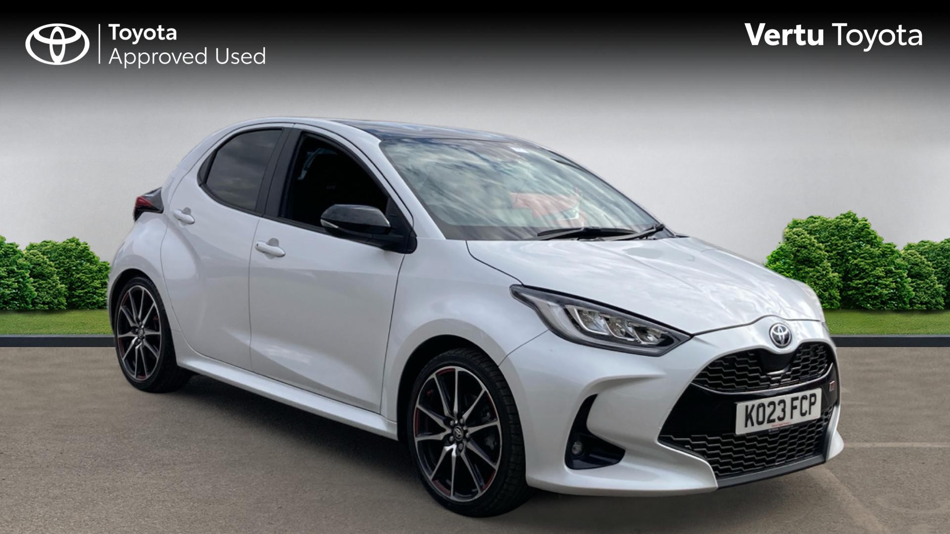 Toyota Yaris listing photo