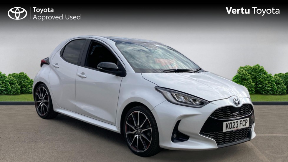 Toyota Yaris 1.5 Hybrid GR Sport 5dr CVT Hybrid Hatchback - Image 1