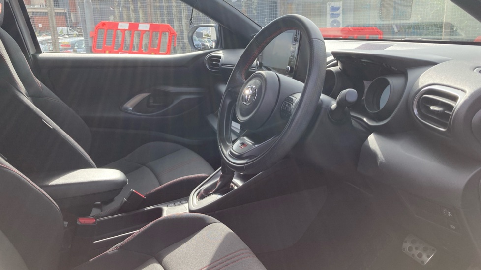 Toyota Yaris 1.5 Hybrid GR Sport 5dr CVT Hybrid Hatchback - Image 12