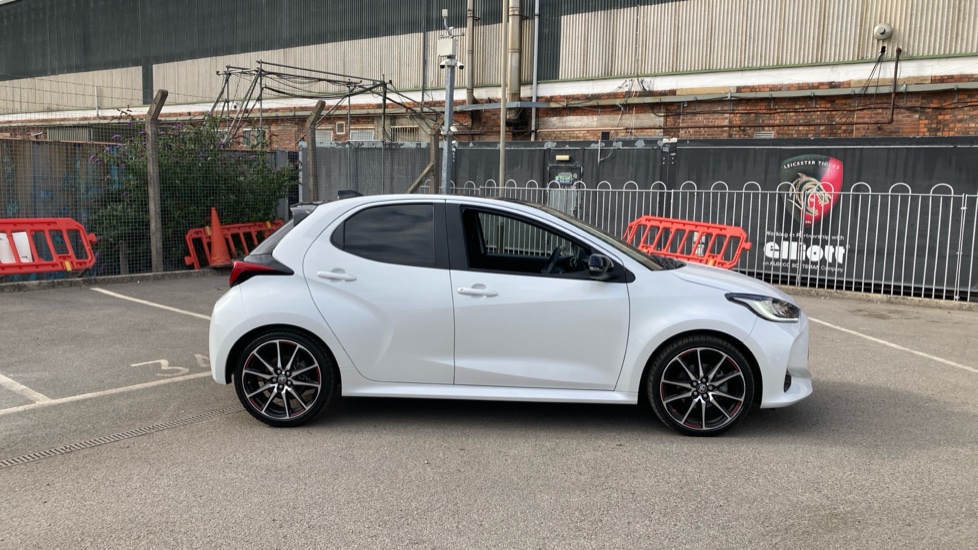 Toyota Yaris 1.5 Hybrid GR Sport 5dr CVT Hybrid Hatchback - Image 23