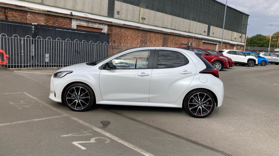 Toyota Yaris 1.5 Hybrid GR Sport 5dr CVT Hybrid Hatchback - Image 24