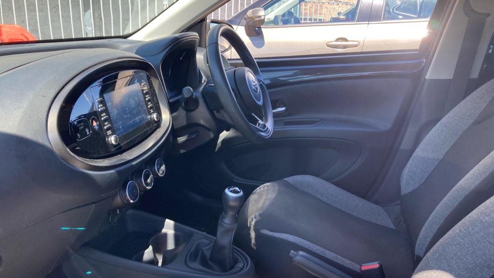 Toyota Aygo X 1.0 VVT-i Pure 5dr Petrol Hatchback - Image 5