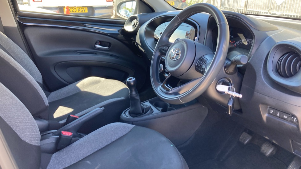 Toyota Aygo X 1.0 VVT-i Pure 5dr Petrol Hatchback - Image 12