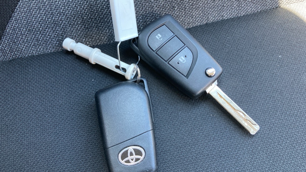 Toyota Aygo X 1.0 VVT-i Pure 5dr Petrol Hatchback - Image 28