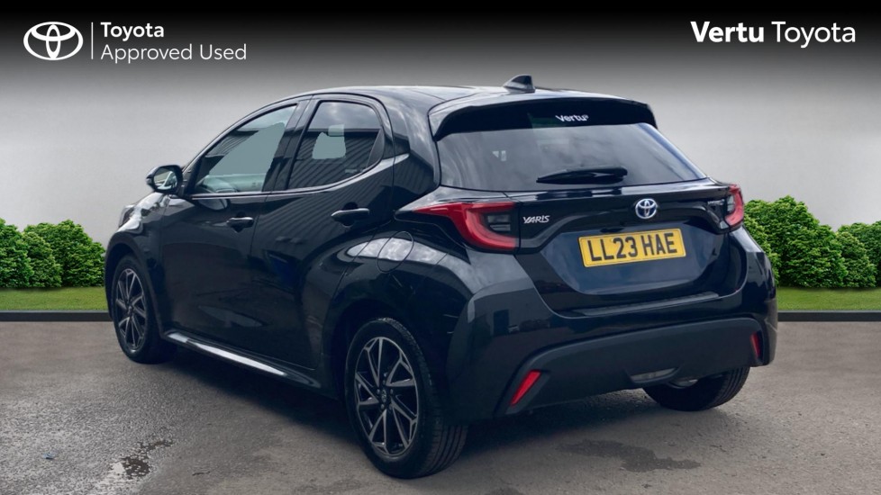 Toyota Yaris 1.5 Hybrid Design 5dr CVT Hybrid Hatchback - Image 4