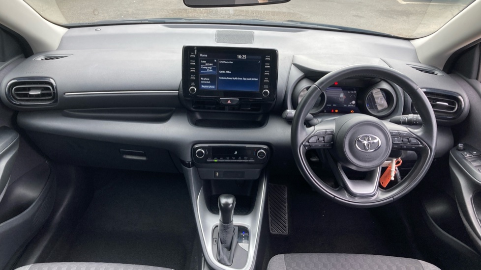 Toyota Yaris 1.5 Hybrid Design 5dr CVT Hybrid Hatchback - Image 6