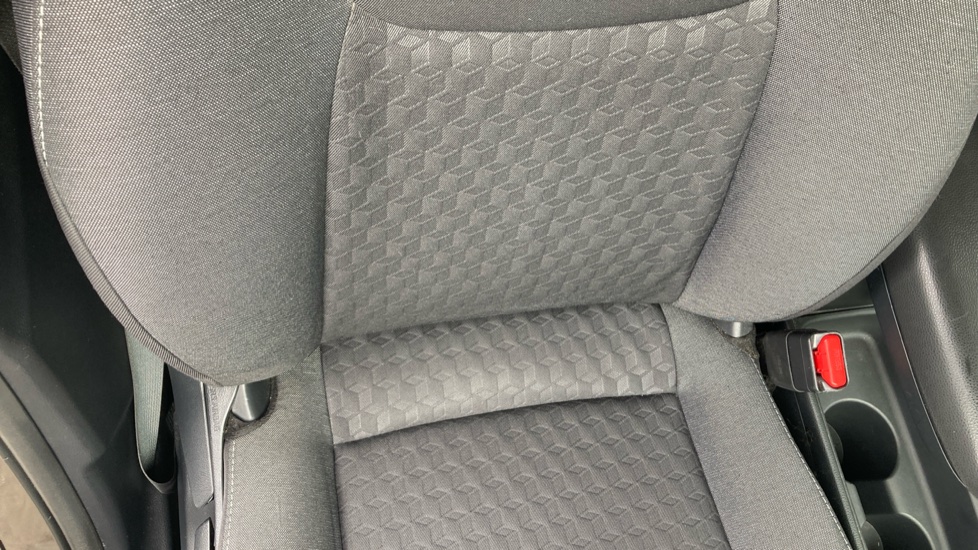 Toyota Yaris 1.5 Hybrid Design 5dr CVT Hybrid Hatchback - Image 14