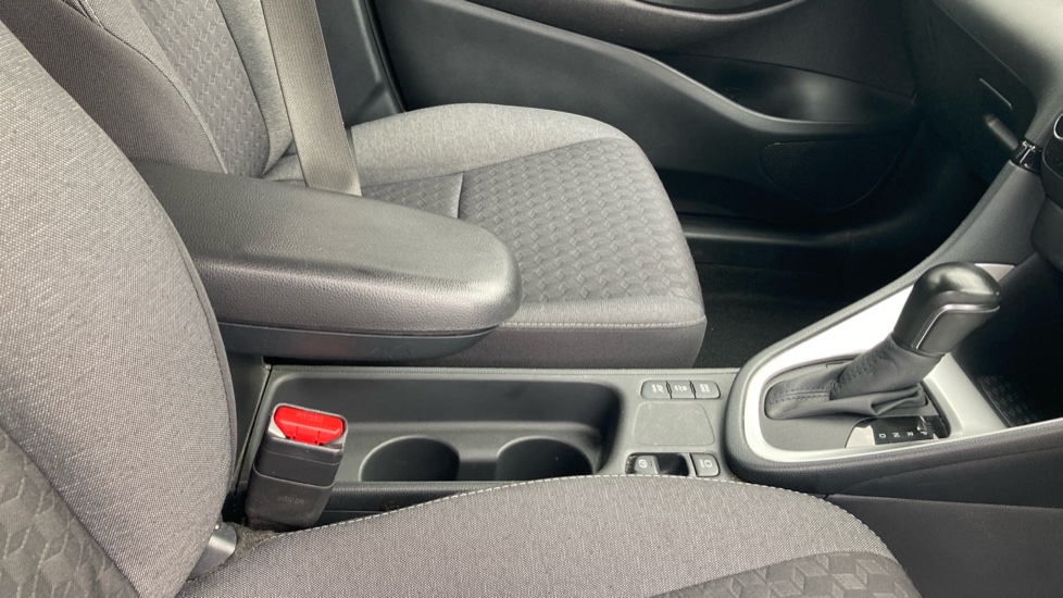 Toyota Yaris 1.5 Hybrid Design 5dr CVT Hybrid Hatchback - Image 18