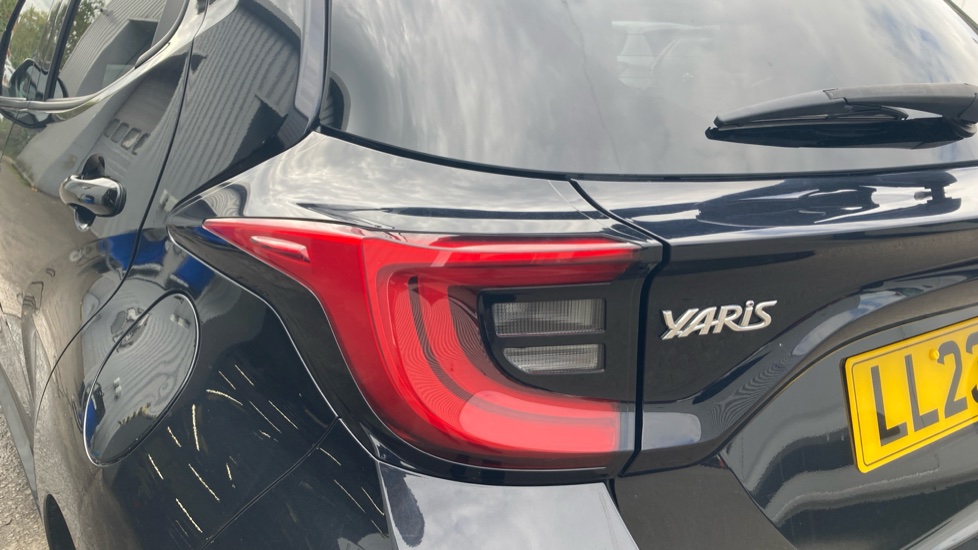 Toyota Yaris 1.5 Hybrid Design 5dr CVT Hybrid Hatchback - Image 21