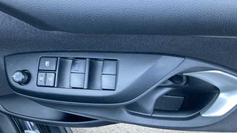 Toyota Yaris 1.5 Hybrid Design 5dr CVT Hybrid Hatchback - Image 32